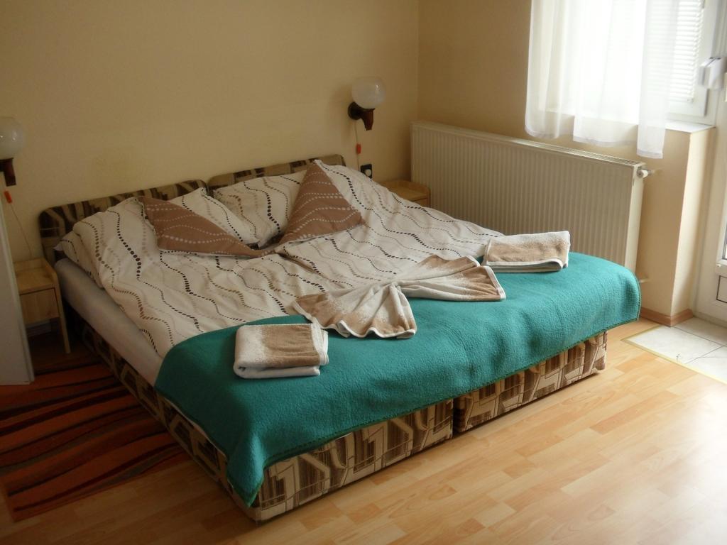 Friends Villa Apartments Hévíz Habitación foto