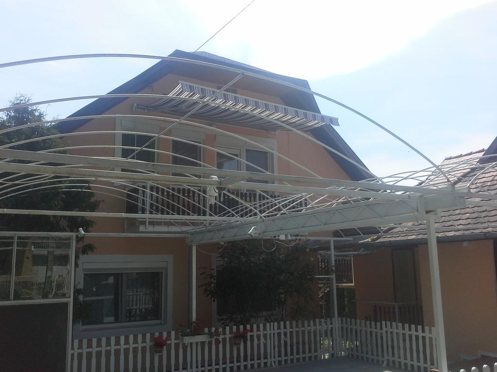 Friends Villa Apartments Hévíz Exterior foto